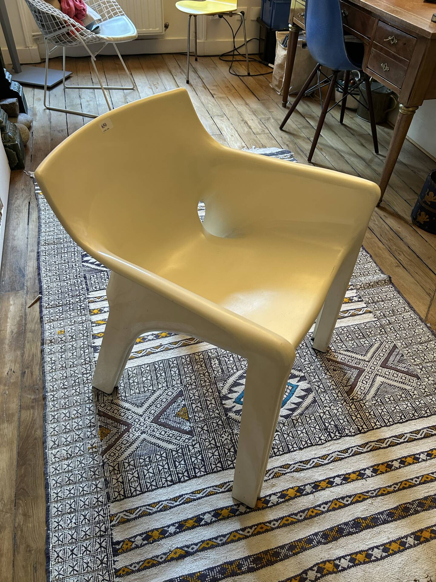 GAUDI chair by Vico Magistretti