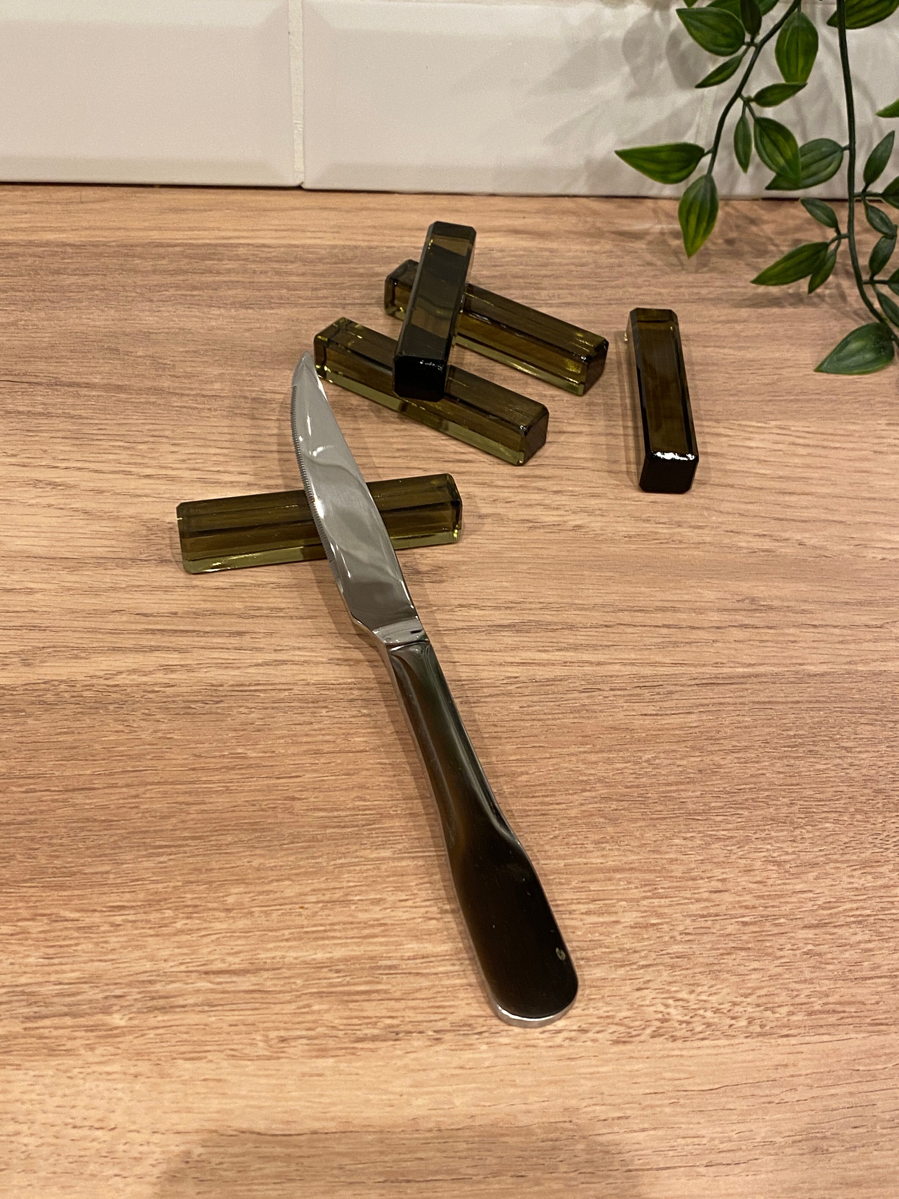 5 porte-couteaux en verre fumé