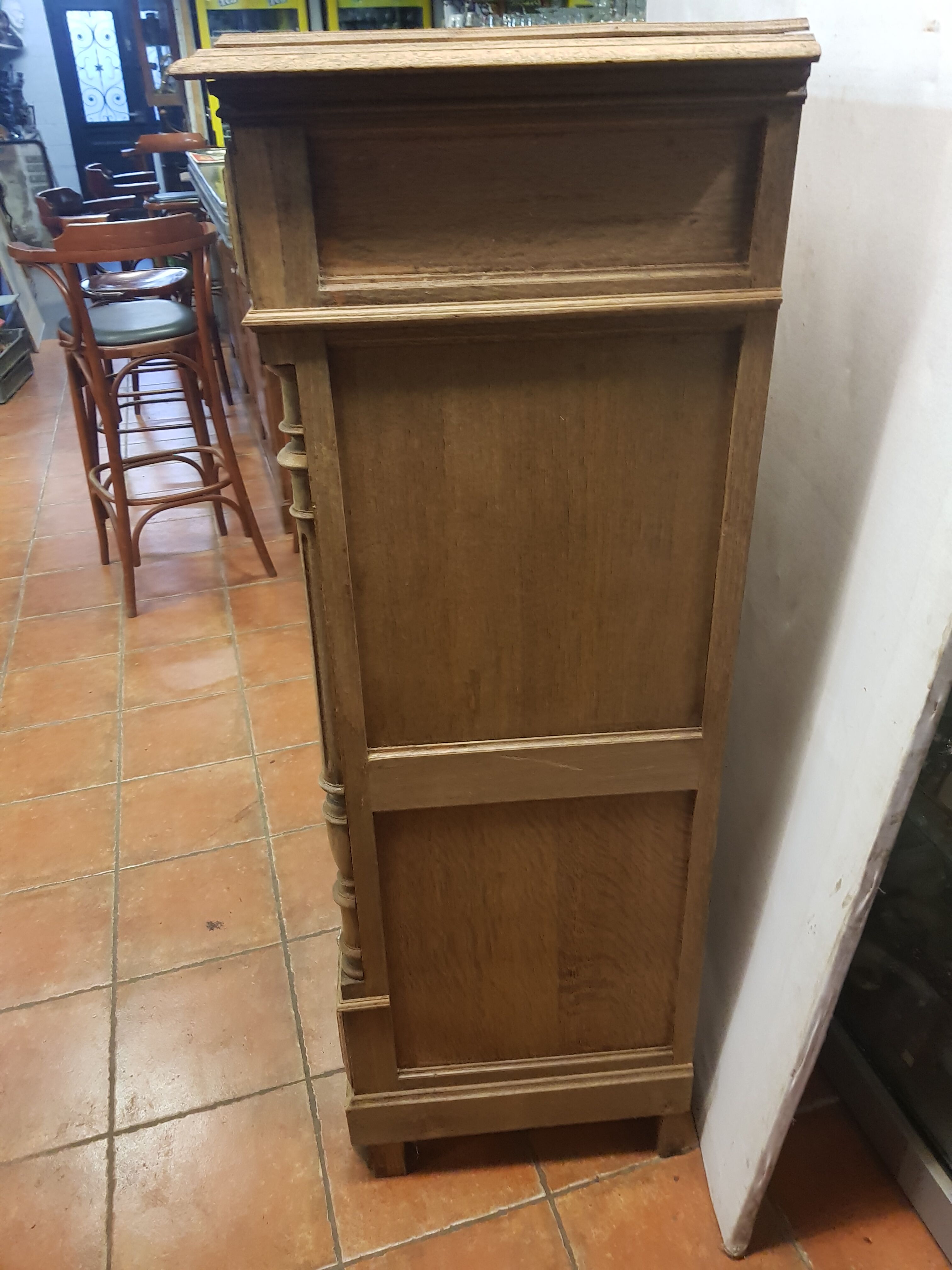 Parisian oak side board