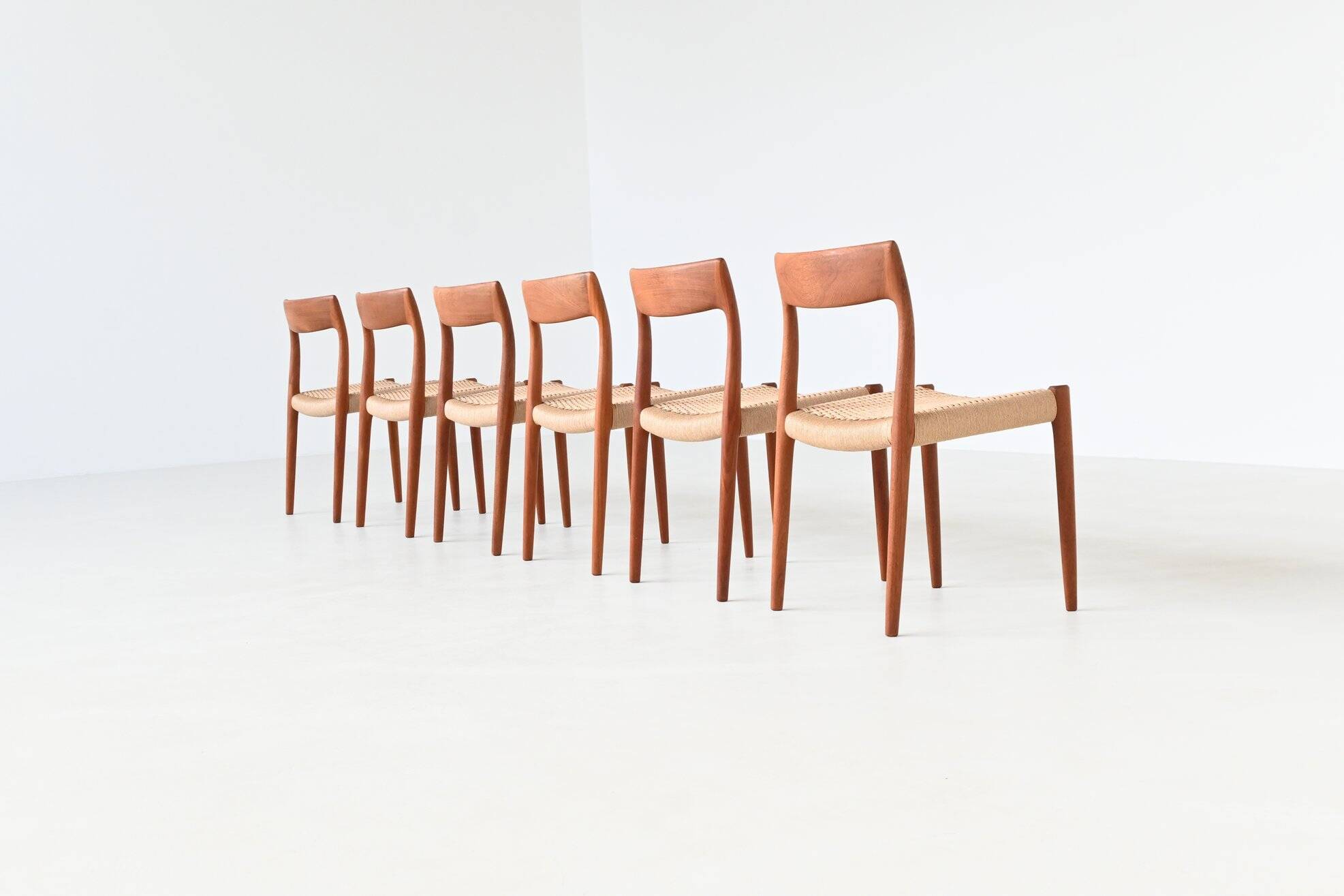 Chaises de salle à manger Niels Otto Moller modèle 77 en teck, Danemark, 1960