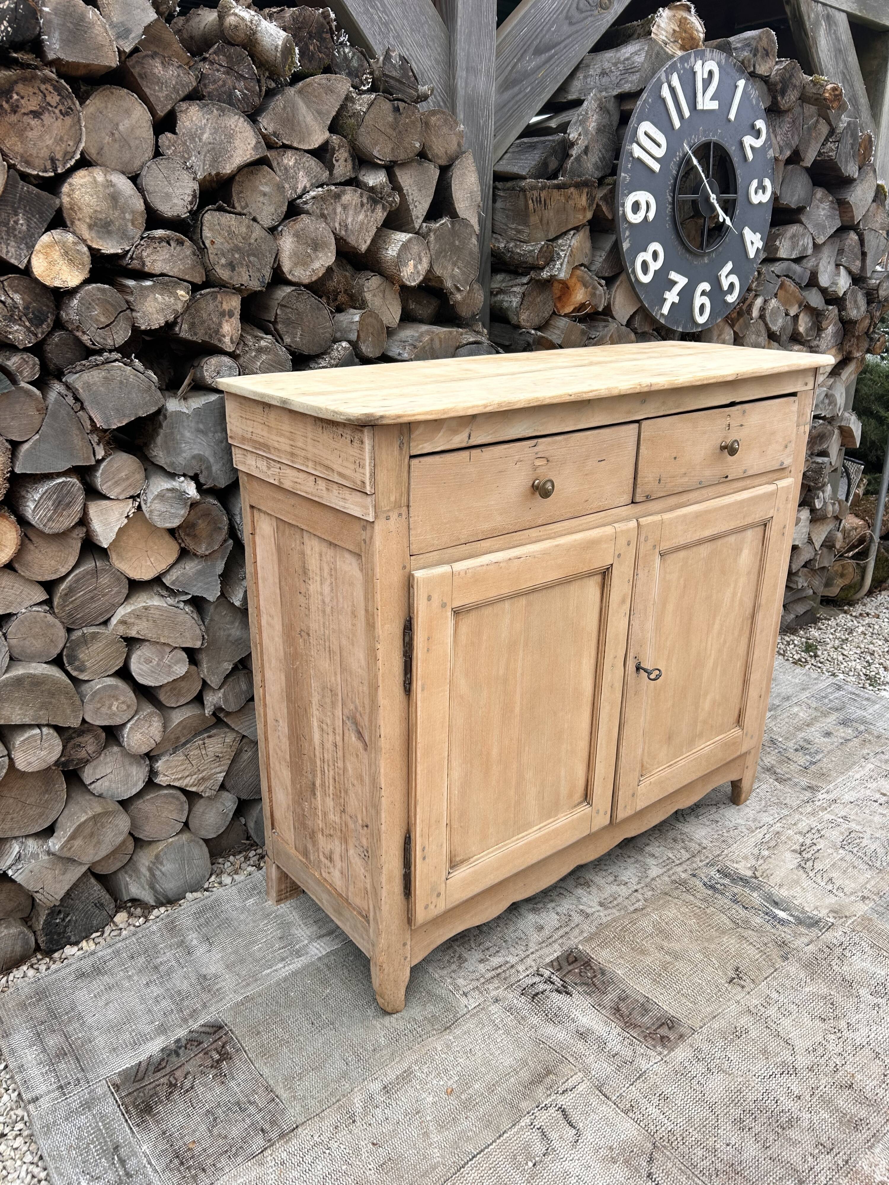 Massive renovated buffet