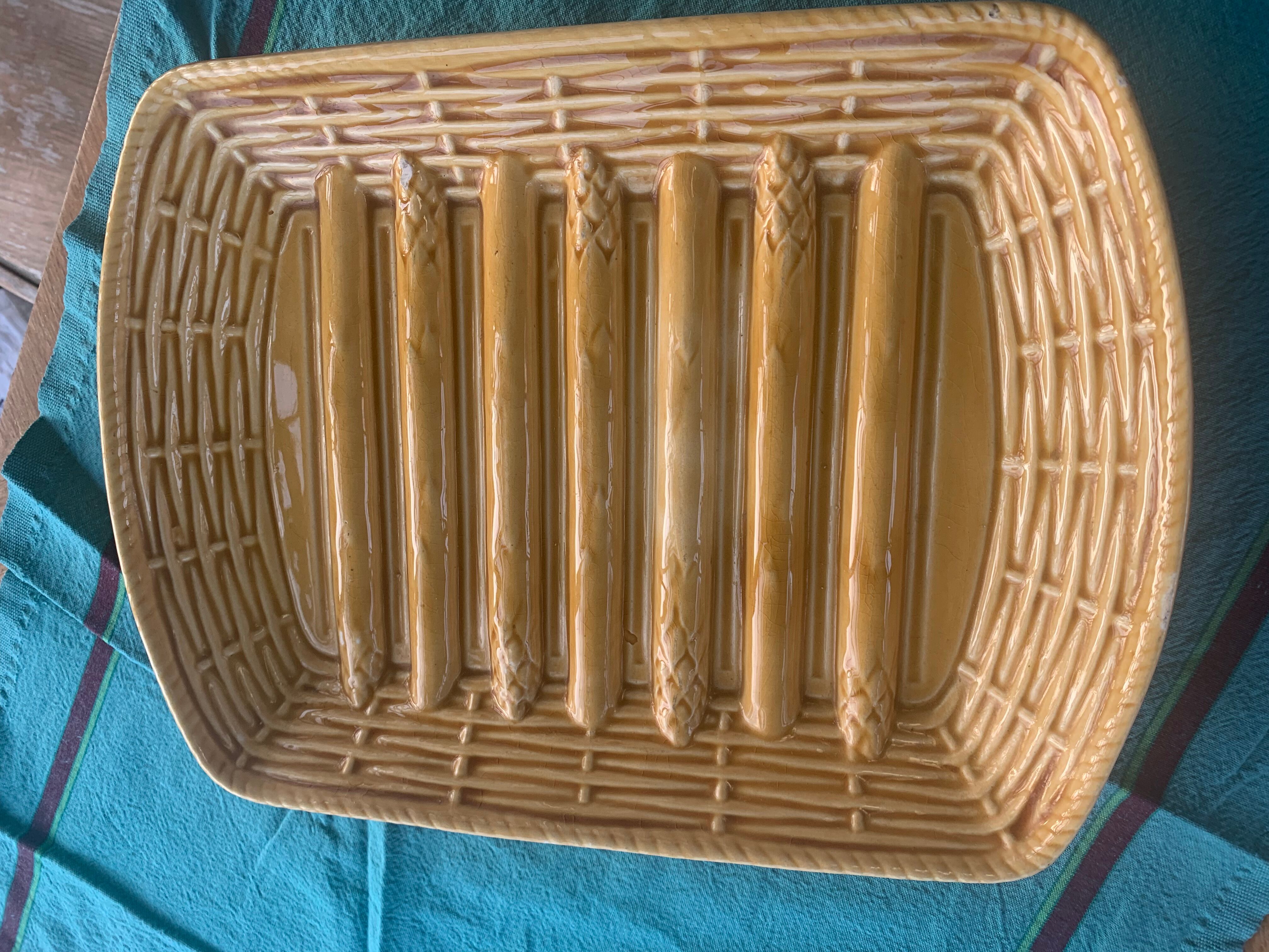 Dish for asparagus, slurry, glazed ceramic yellow sarreguemines France vintage