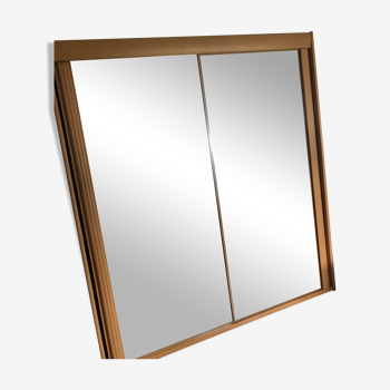 Mirror cabinet