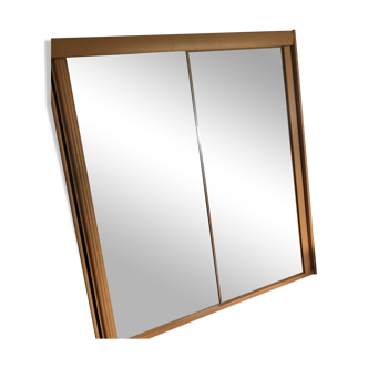 Mirror cabinet