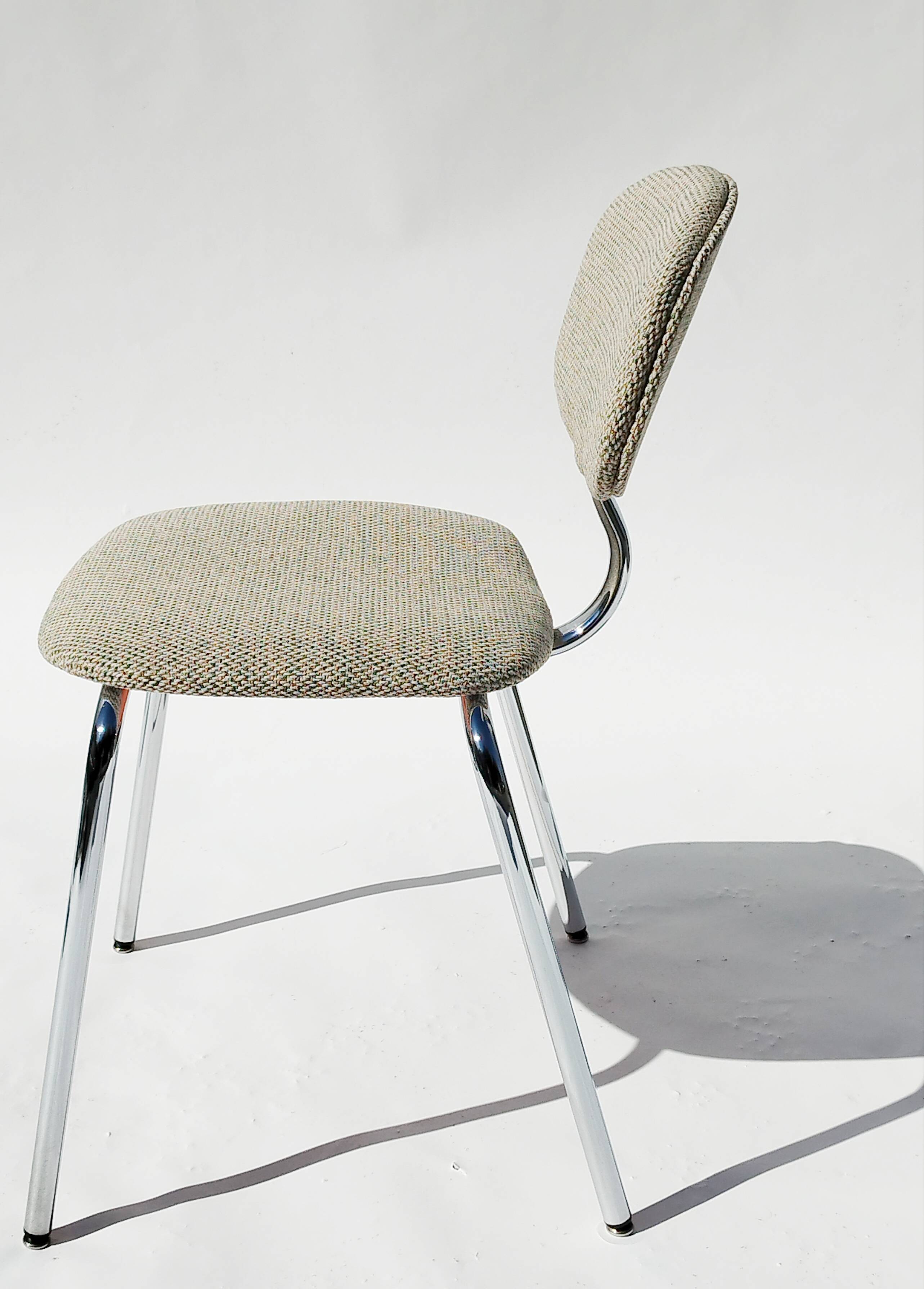 Chaises chrome design Français par Pierre Paulin