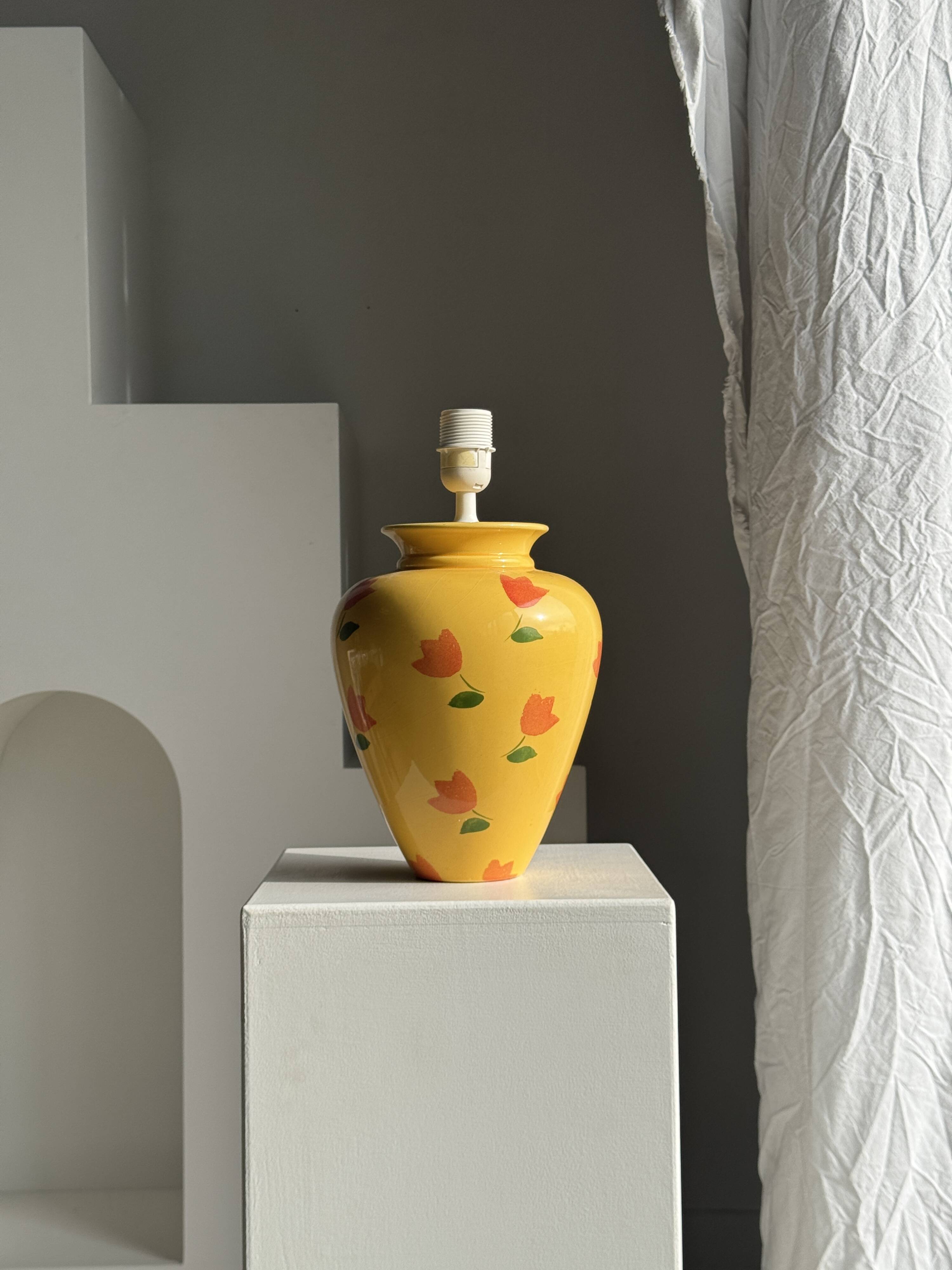 Large yellow lamp base with orange tulip shades, H46 D24
