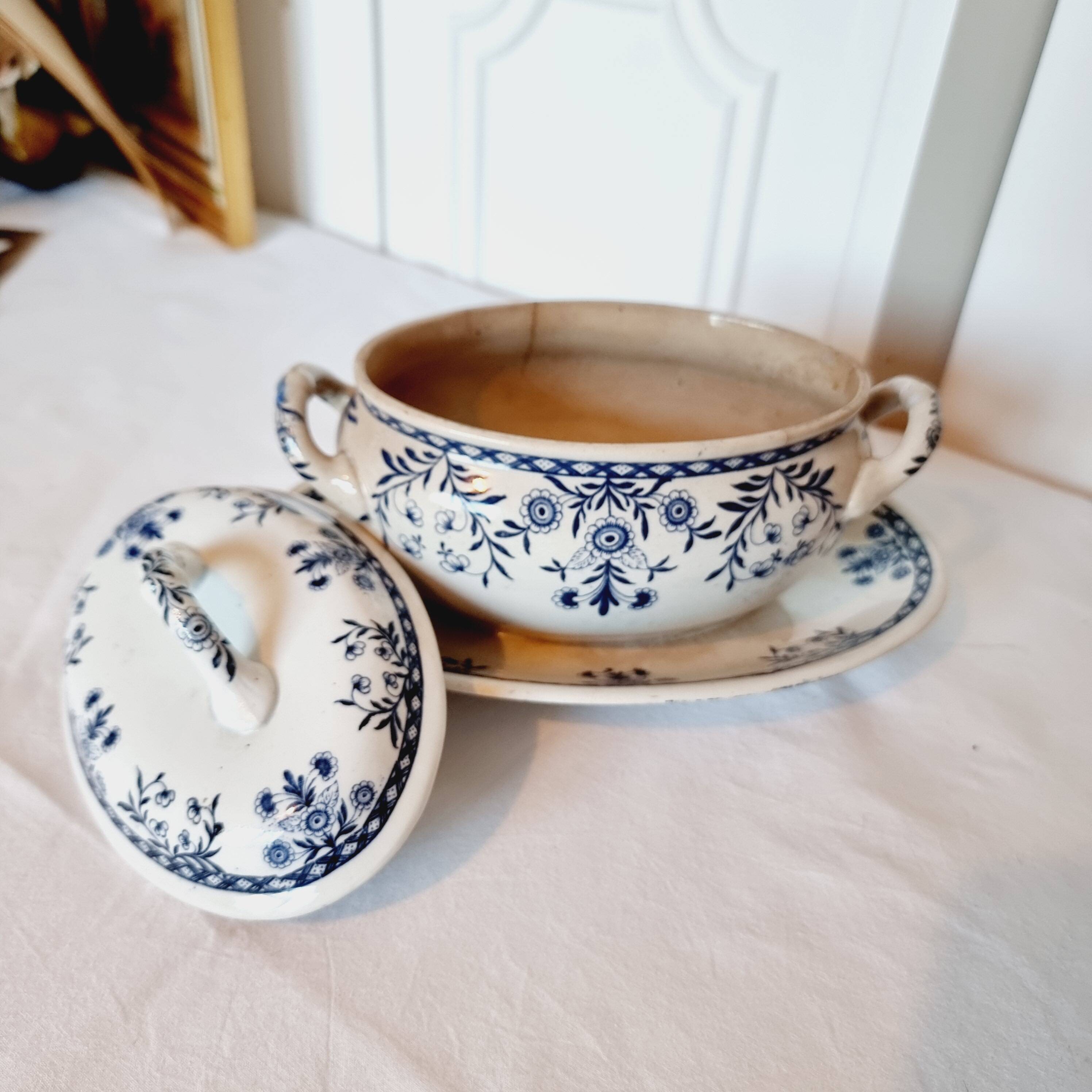 Antique Saucer Boat in Blue and White Porcelain with Floral Decor from France, 19th century