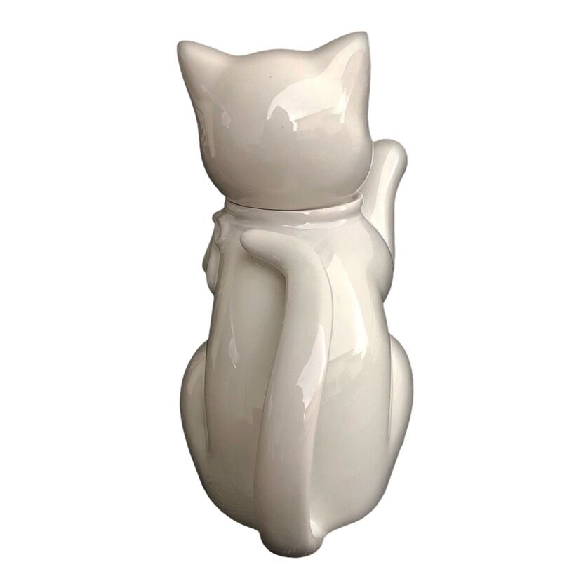 Small teapot in the shape of a cat