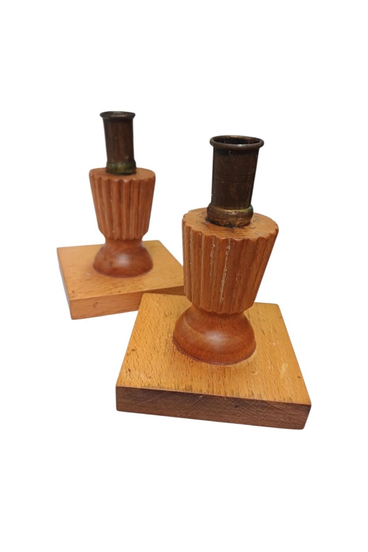 Paire de bougeoirs en bois