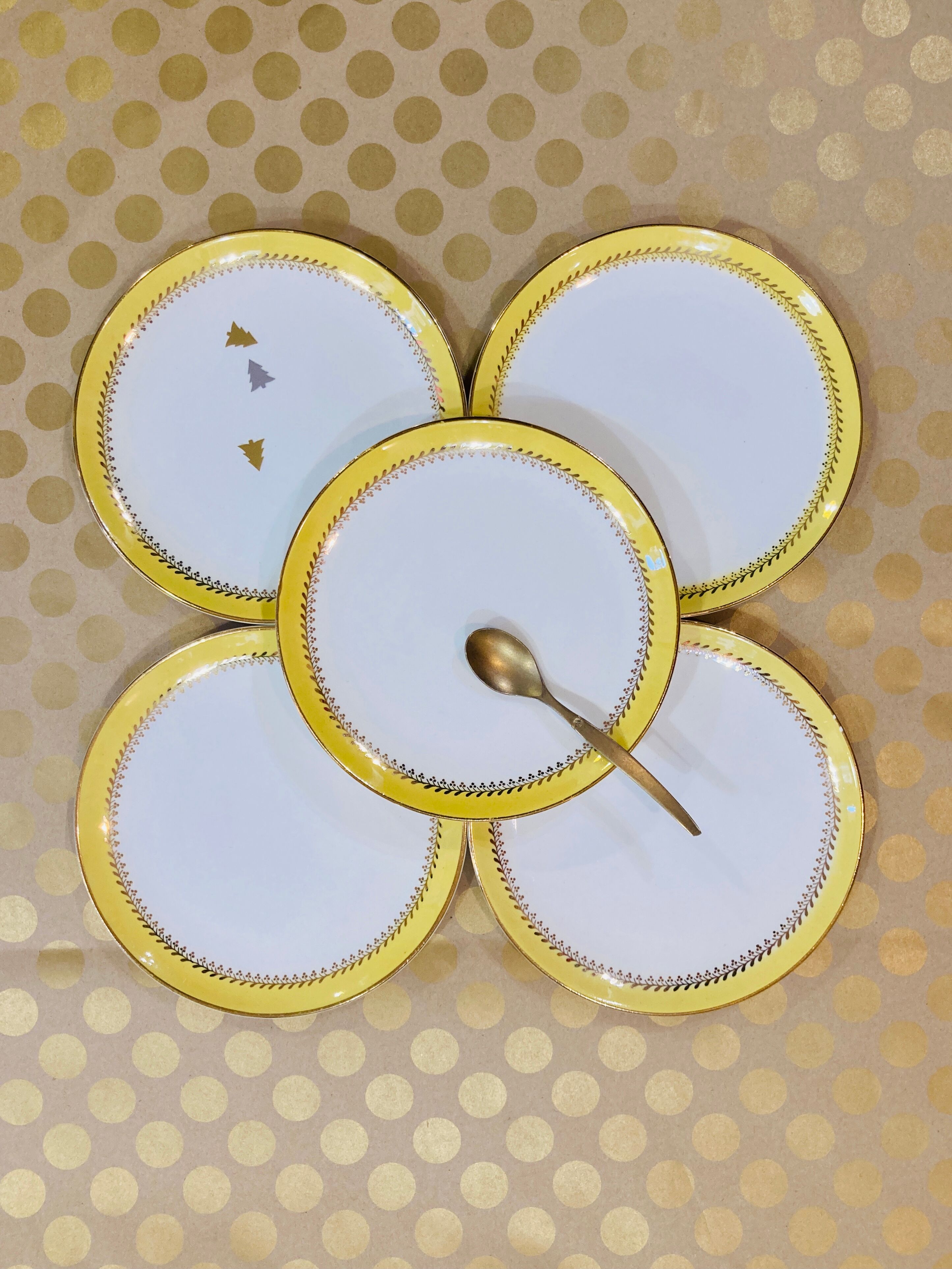 5 plates Biarritz yellow and golden