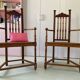 Paire de fauteuils anciens de style gothique
