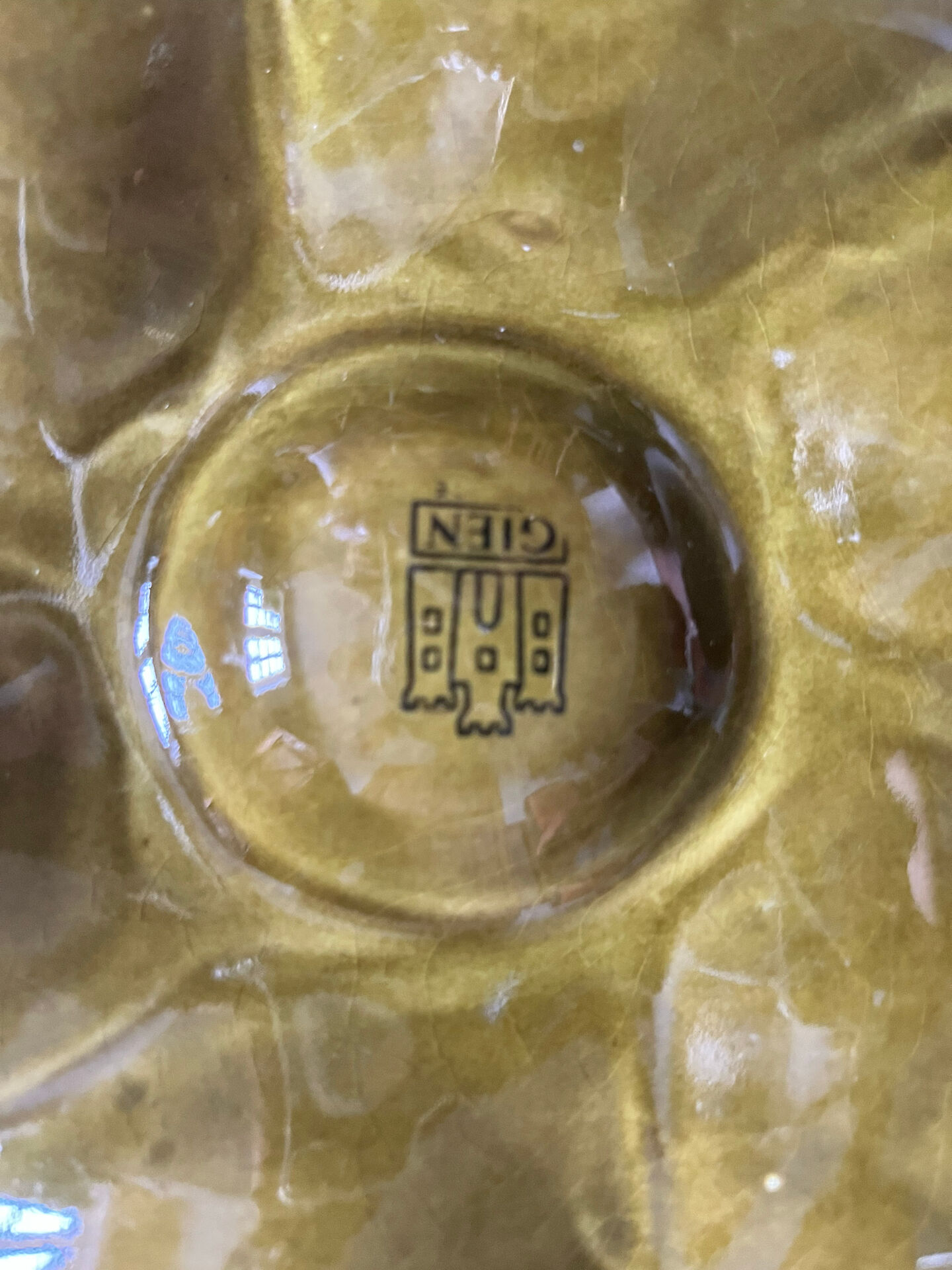 8 assiettes à huîtres Barbotine 