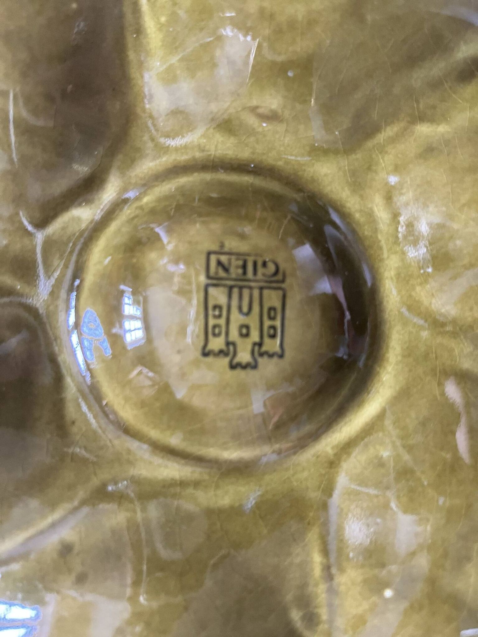 8 oyster plates Barbotine