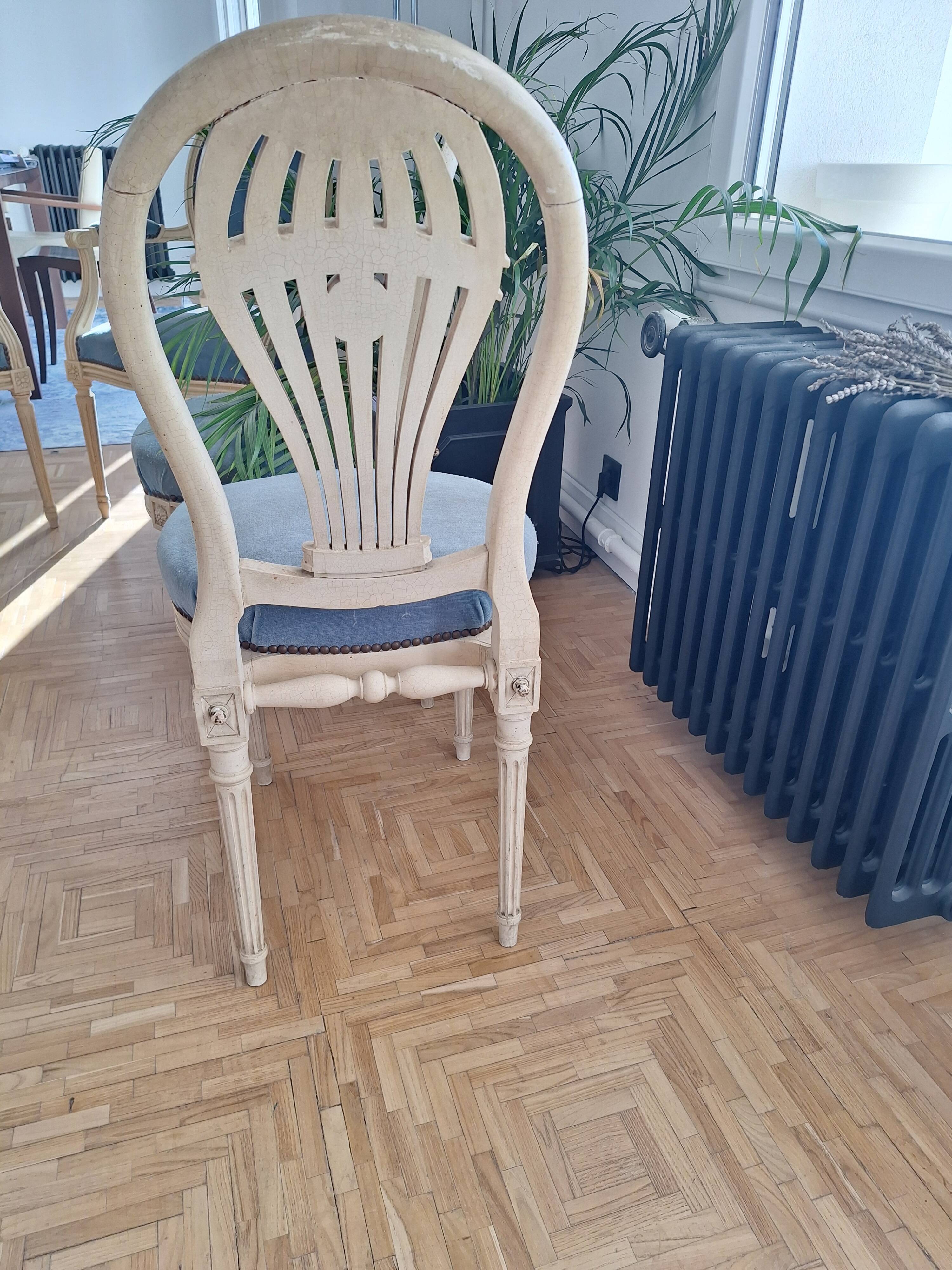 Lot de 2 fauteuils et 4 chaises style Louis XVI dossier Mongolfière