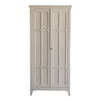 Armoire parisienne