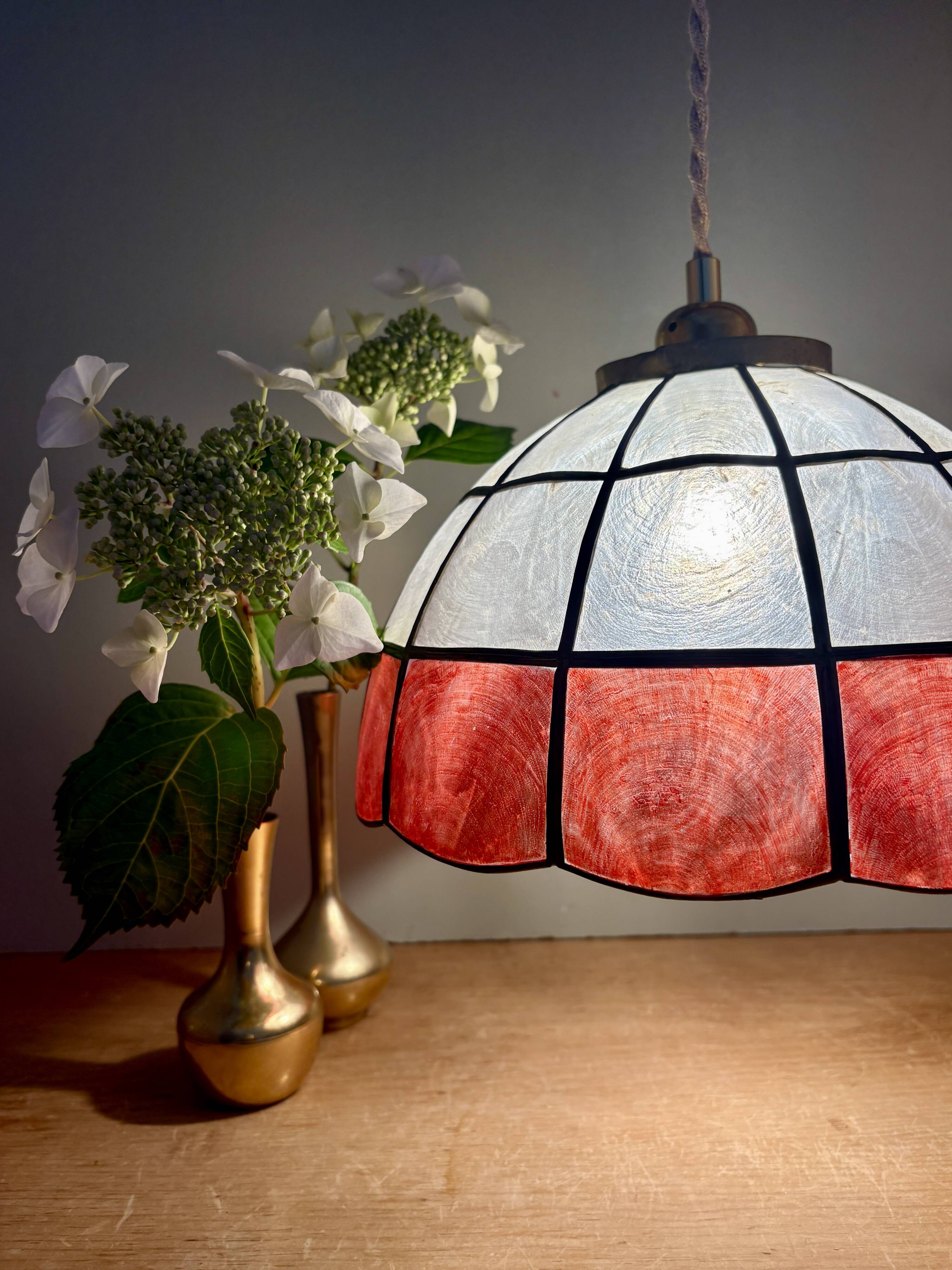 Suspension vintage en nacre rouge et blanche