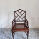 Fauteuil asiatique canné en bois à l'imitation du bambou