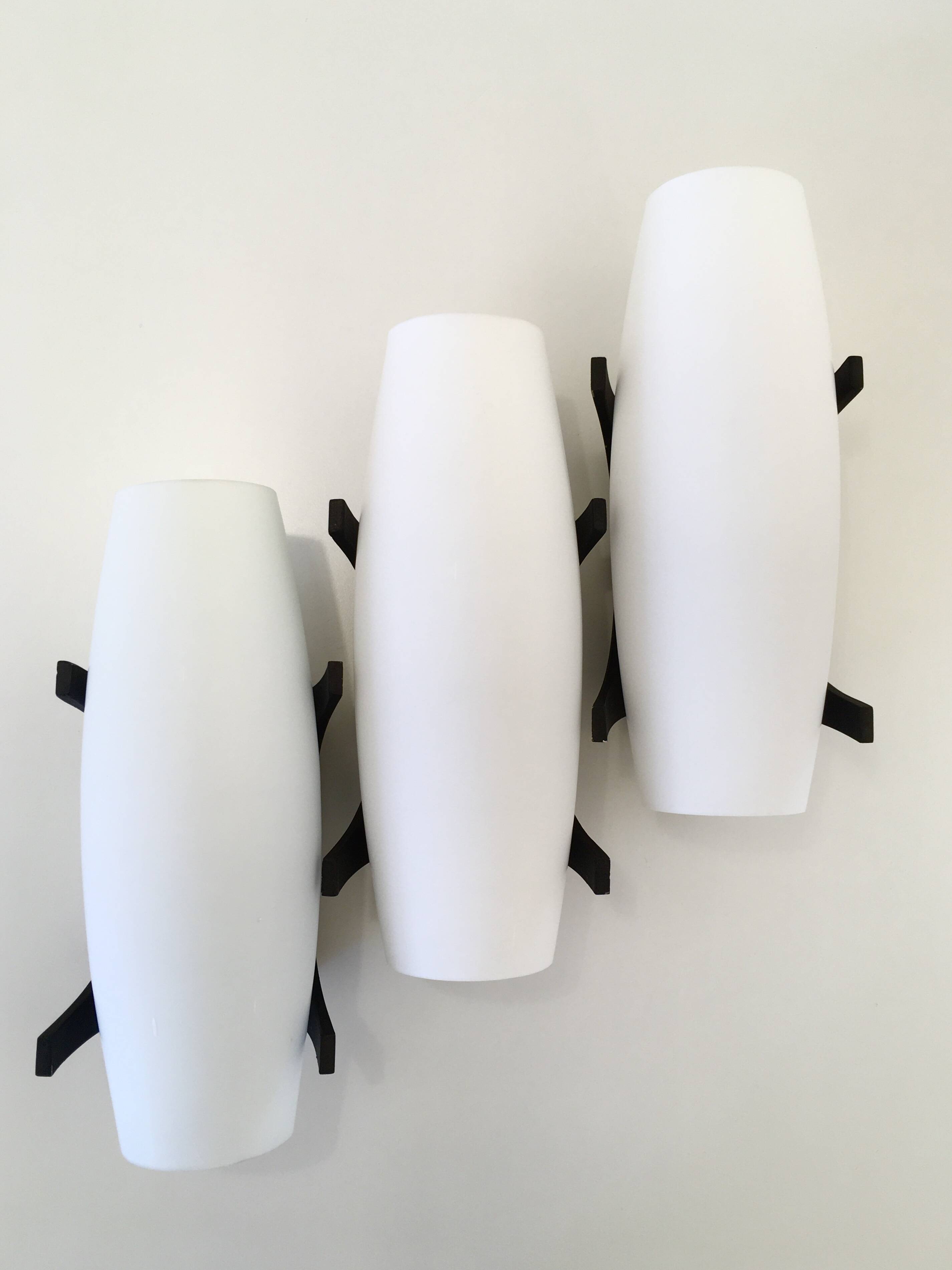 Italian spindle wall lamp