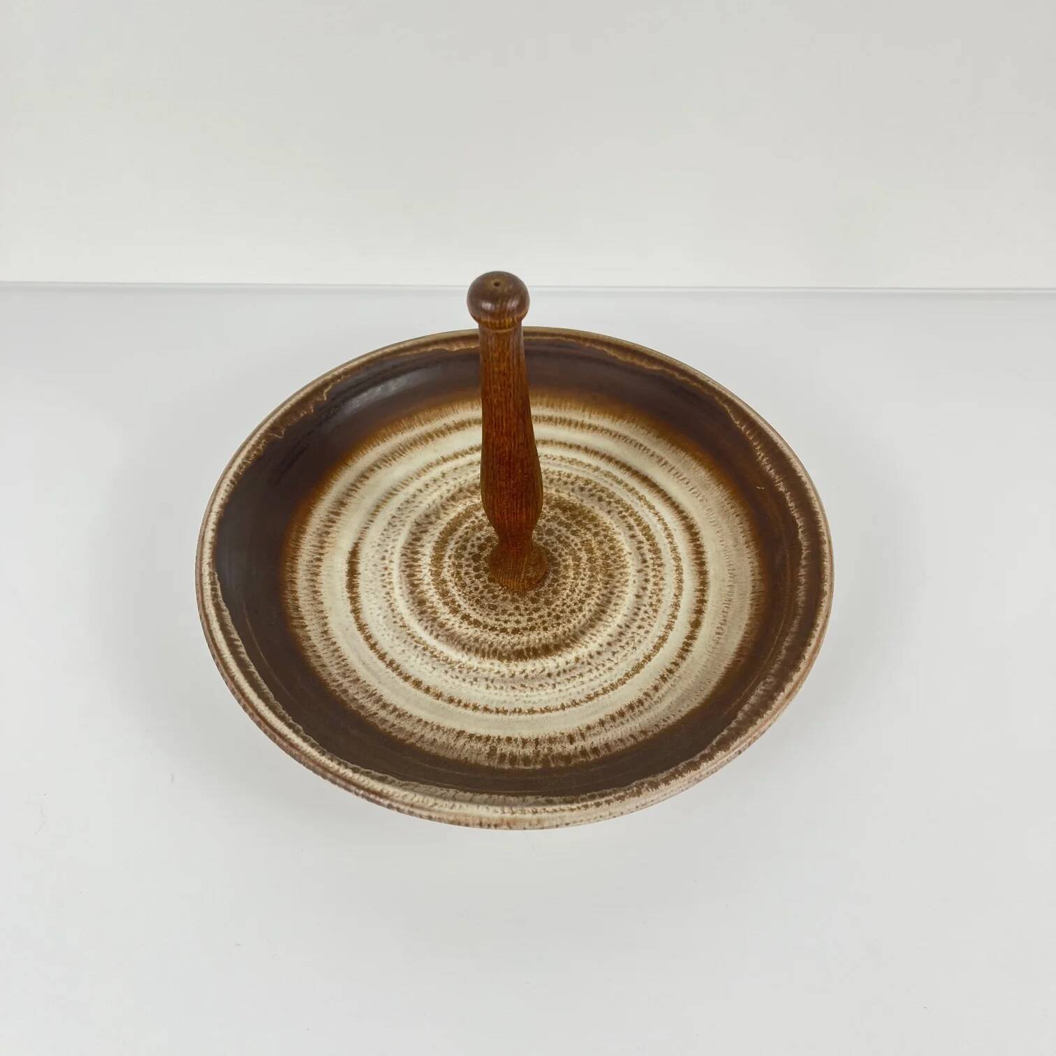 Round plate with ceramic handle, 1960s/70s