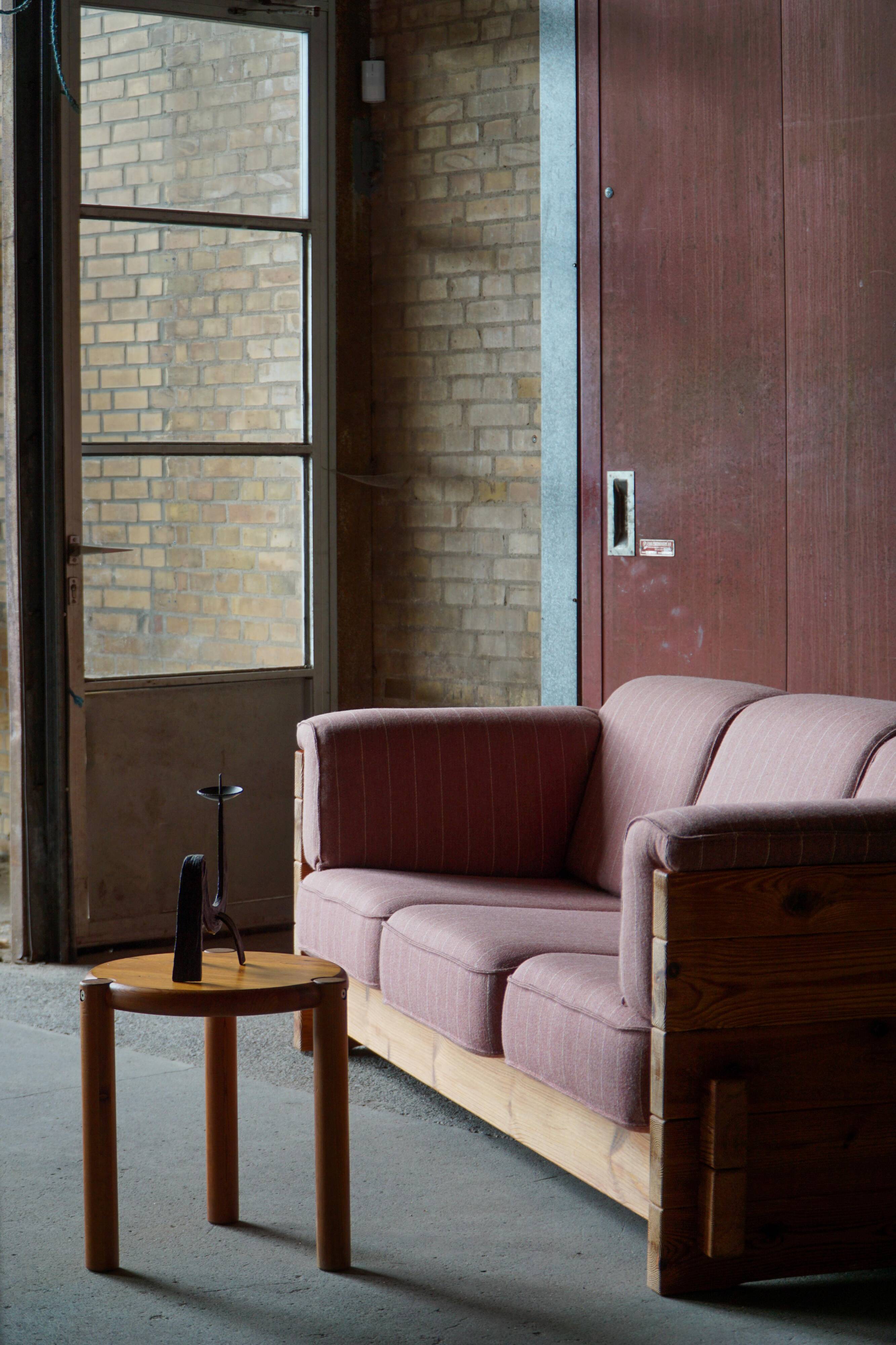 Modern Danish three-seater canapé in pomeranian pine and wool, by Christian IV, 1970s.