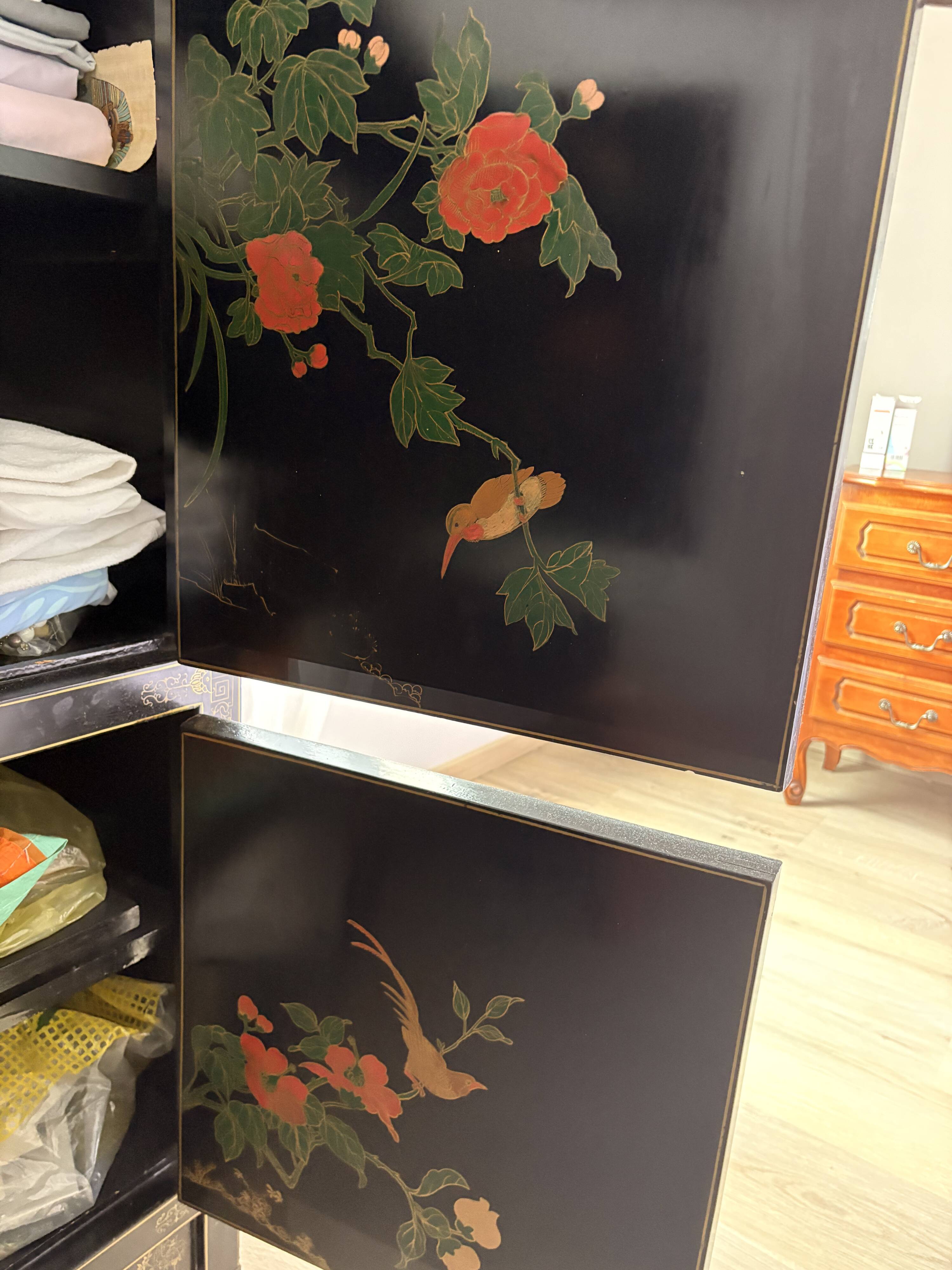 Cabinet en laque de Pékin en pierres dures & nacre Manufacture Jinlong