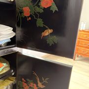 Cabinet en laque de Pékin en pierres dures & nacre Manufacture Jinlong