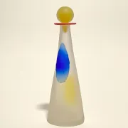 Carafe à motifs géométriques