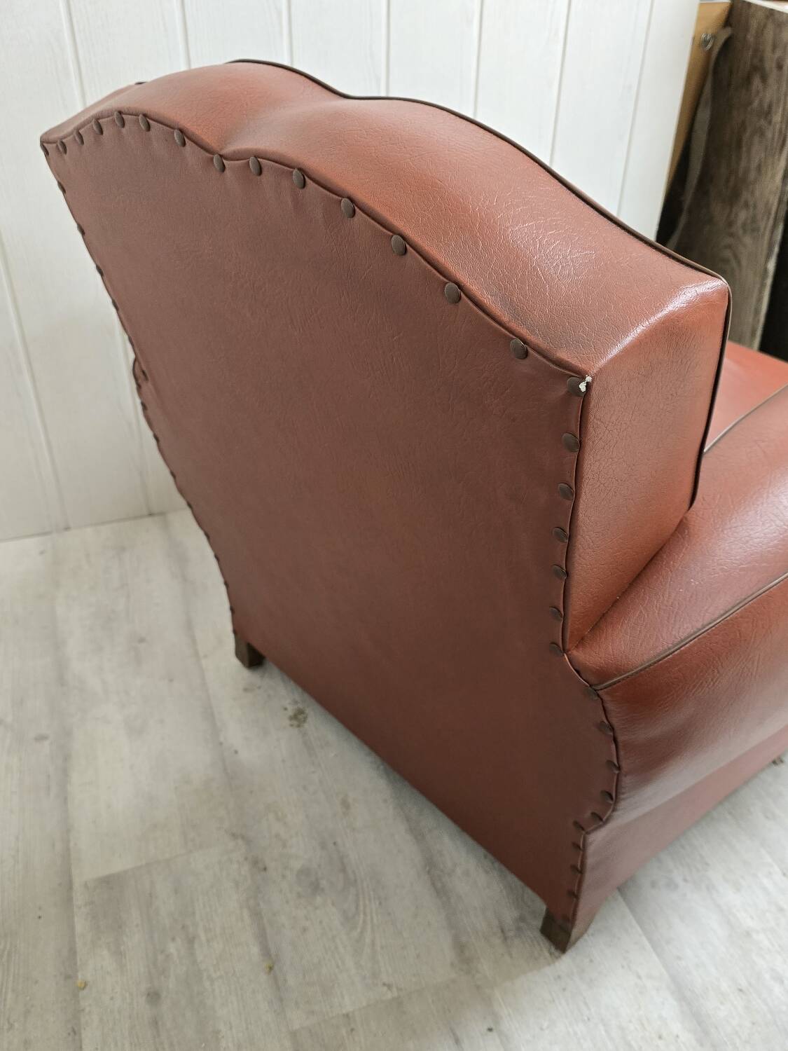 Ergy club chair