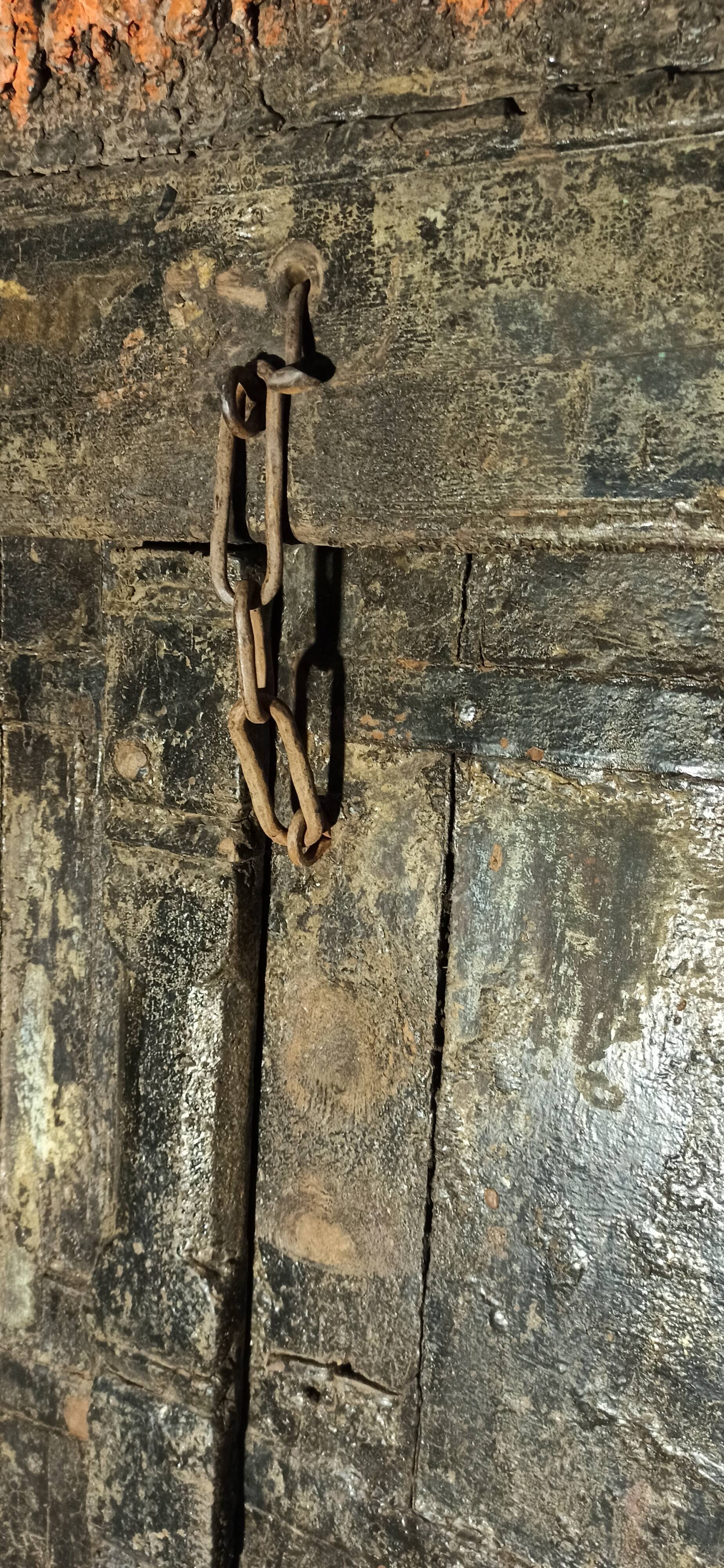 Porte ancienne en bois avec cadre