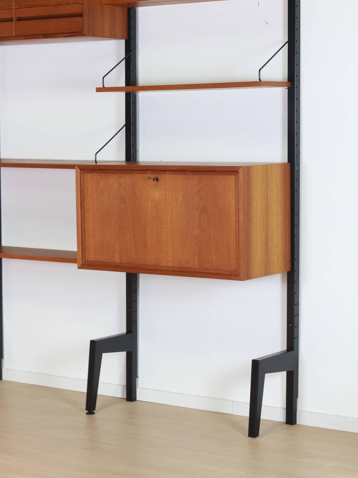 Poul Cadovius wall-unit vintage freestanding