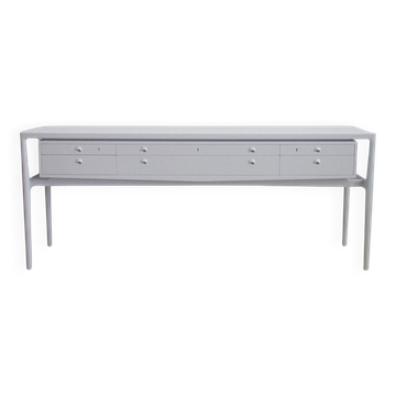 Enfilade en bois peint en gris clair, Helge Vestergaard-Jensen