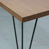 Table basse minimaliste du milieu du siècle