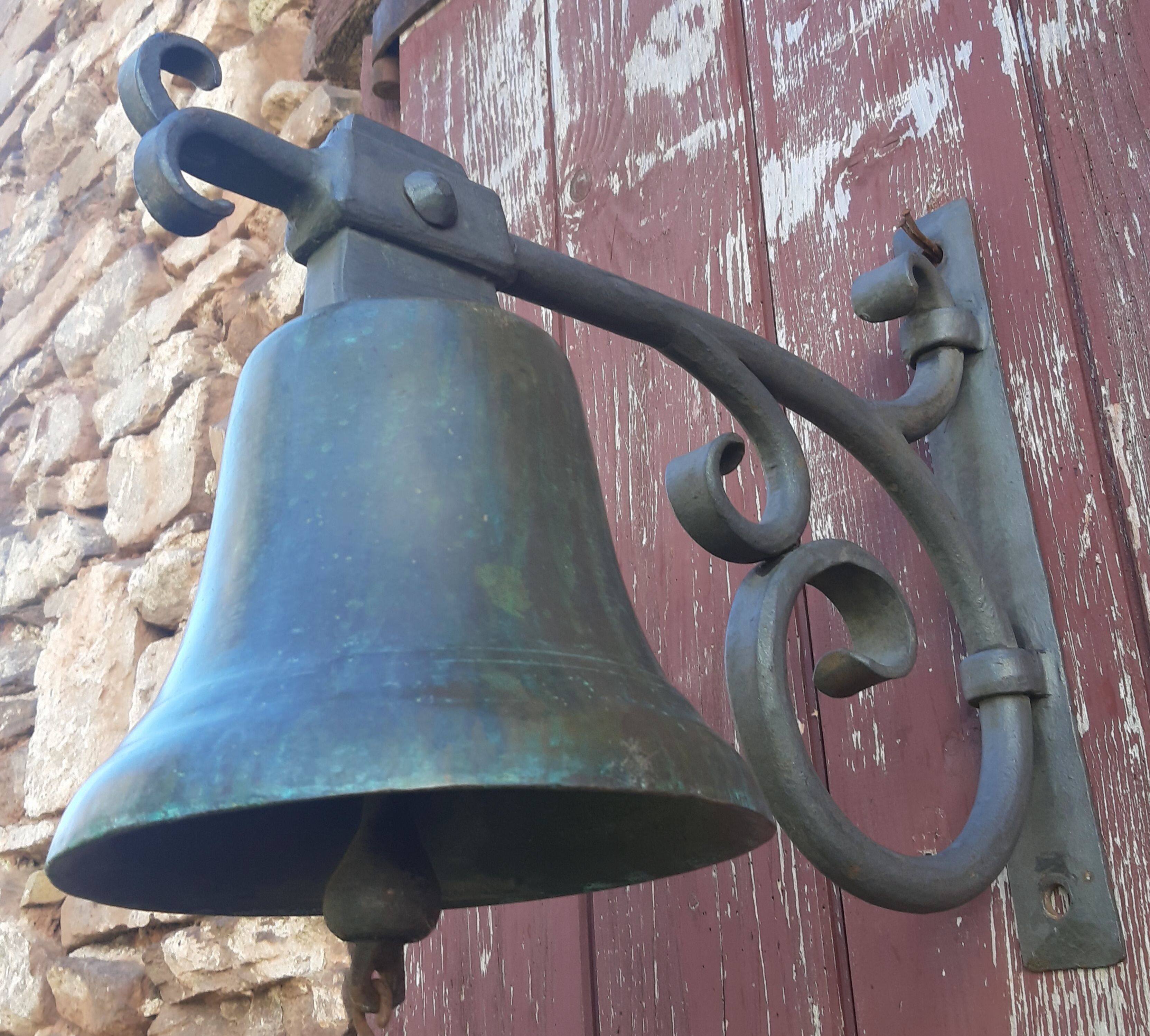 Wall bell