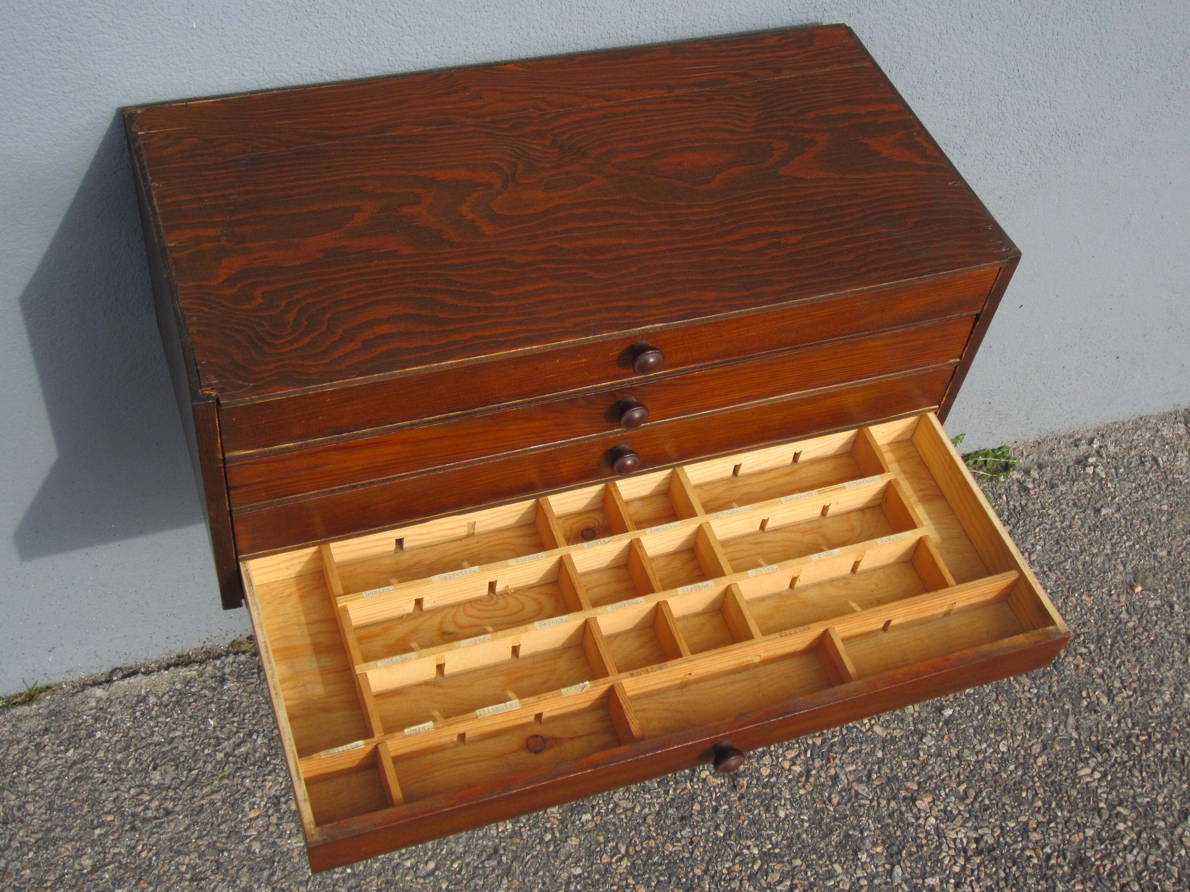 Loom furniture with watchmaker's drawers