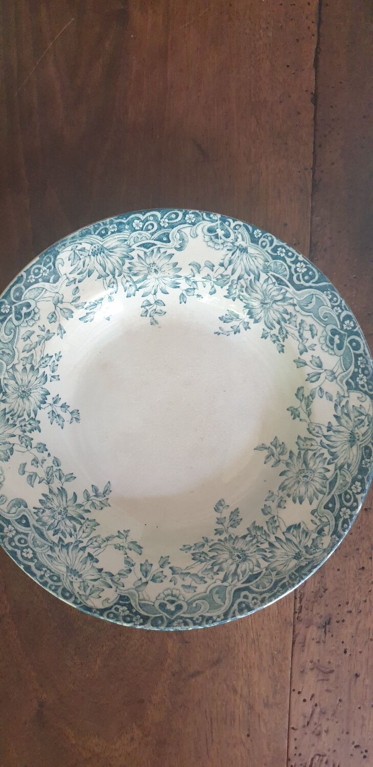 Four plates Trianon St Amand