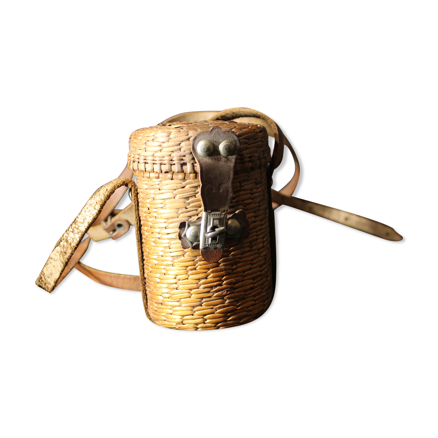 Spa wicker basket with its glass Good Waters