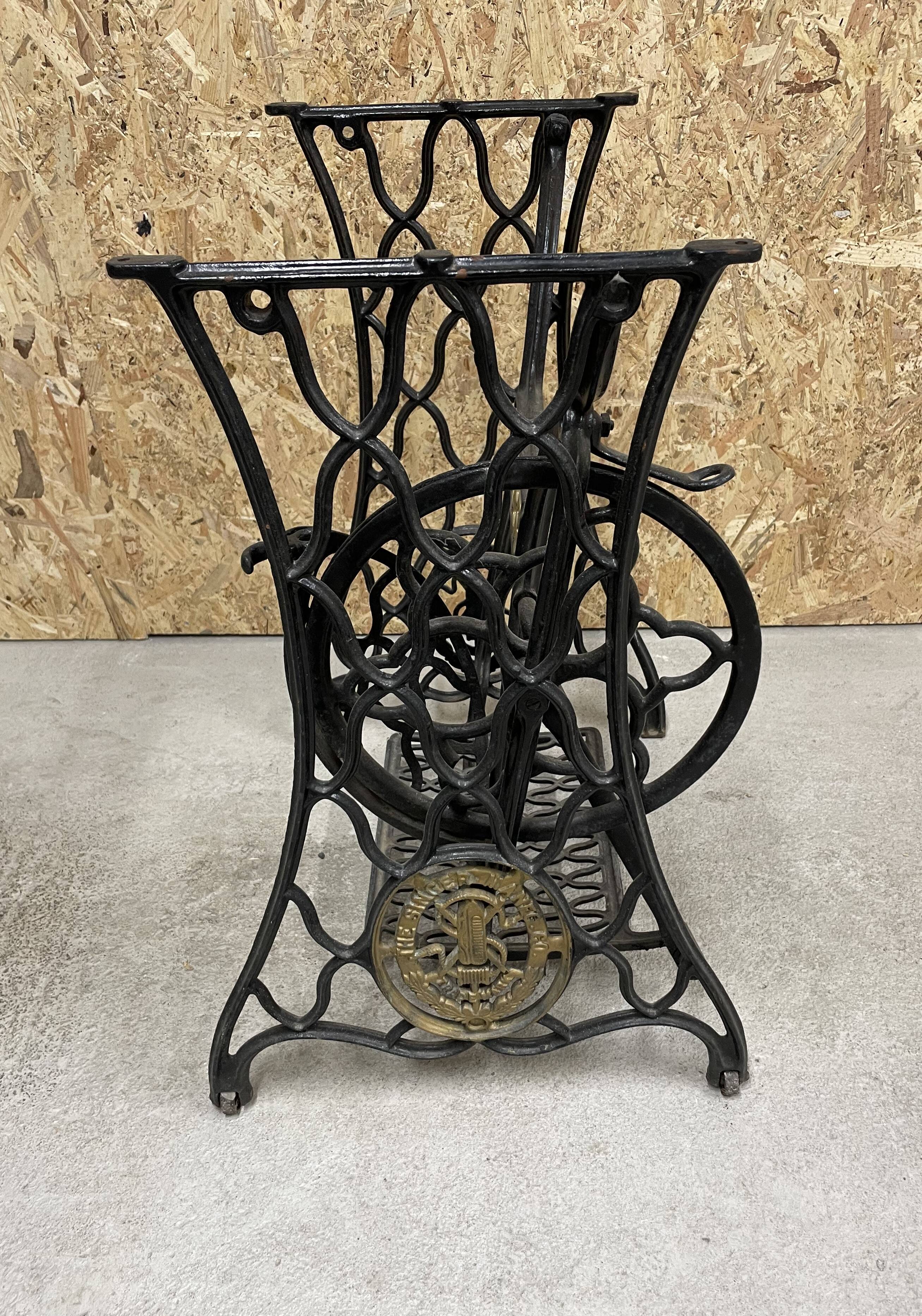 SINGER table legs
