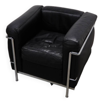 LC2 armchair in black leather – Design Le Corbusier, Pierre Jeanneret & Charlotte Perriand