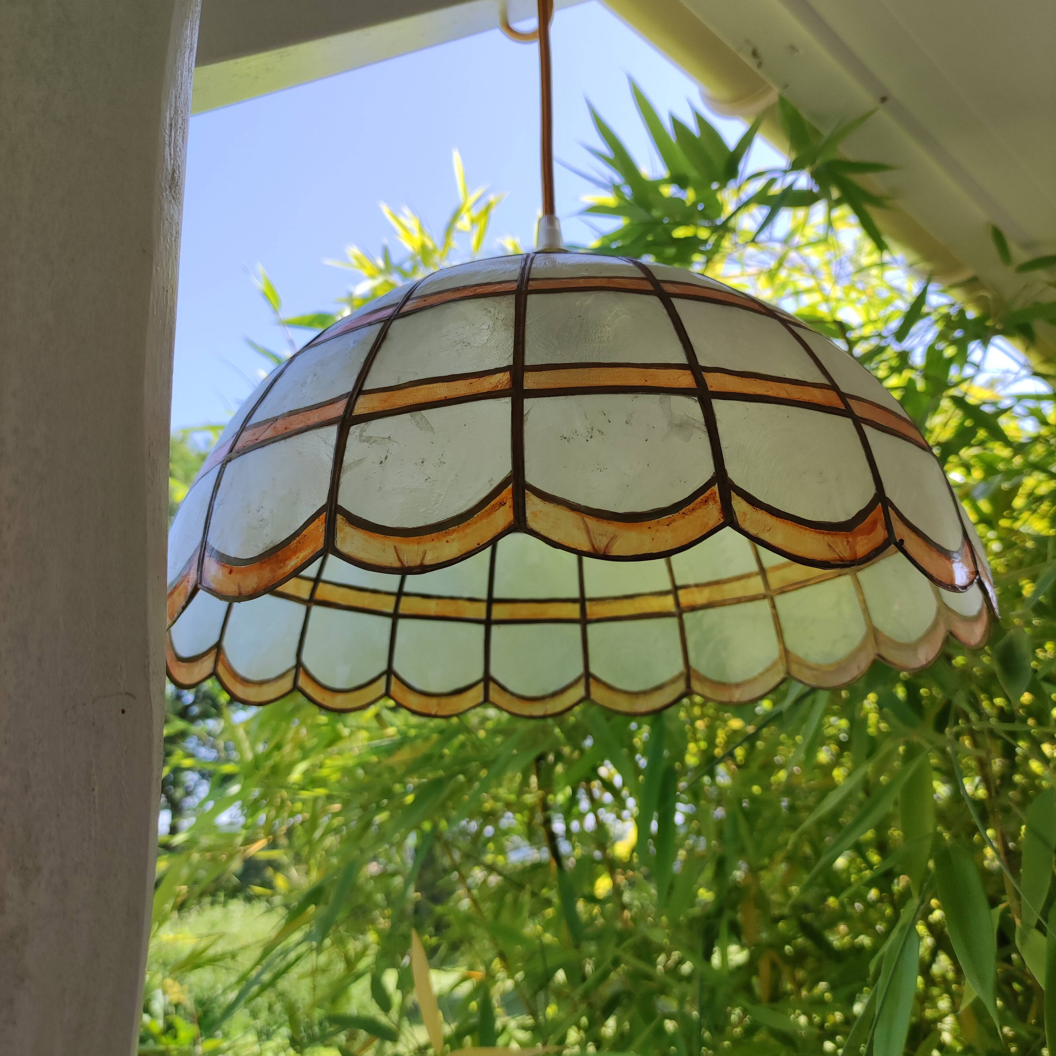 Suspension nacre et laiton