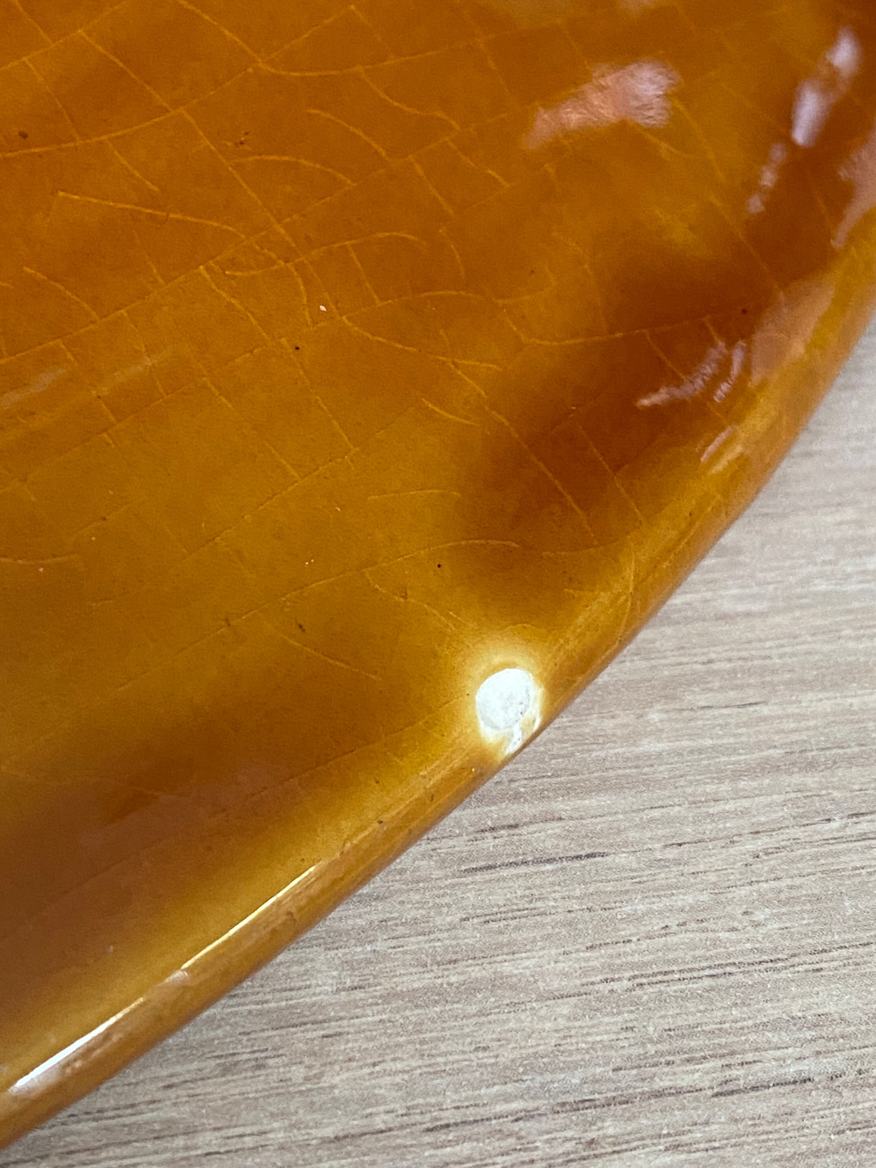 Shell dish in Longchamp earthenware