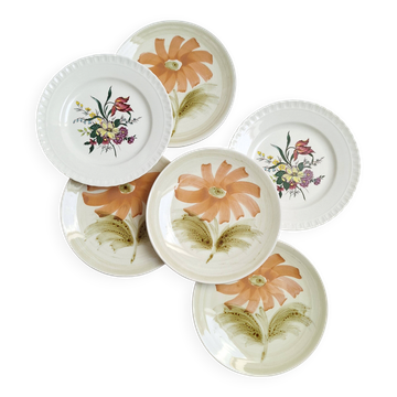 Assiettes à dessert avec fleurs St Amand et Galluis