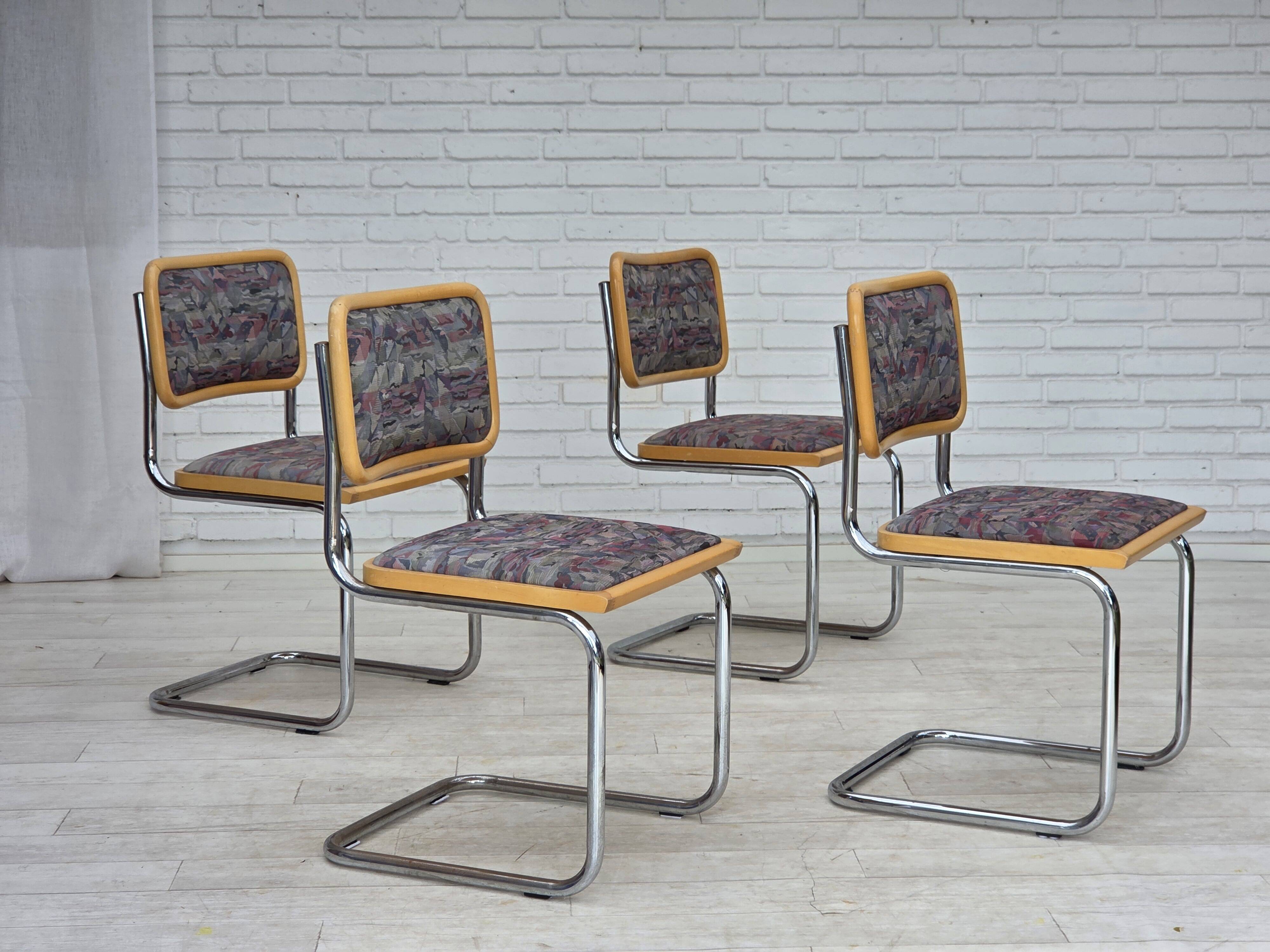 1970s, set of 4 pcs Italian dining chairs in Bauhaus style.