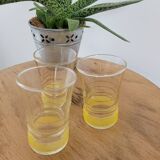 Trio de petits verres granité jaune et liserés dorés