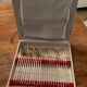 Coffret 12 fourchettes et 12 cuillères, gulden, métal argenté