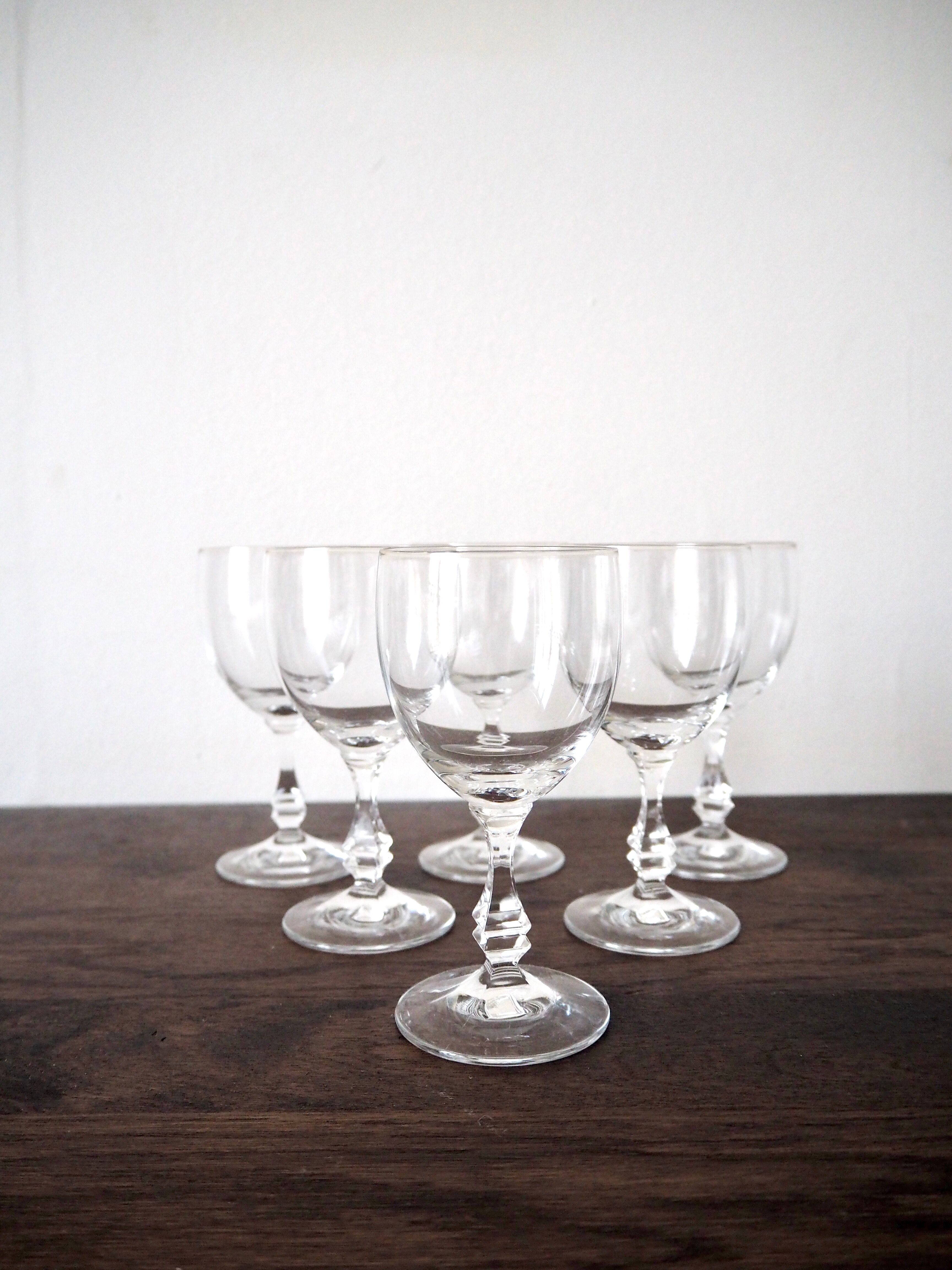 Set of 6 wine glasses