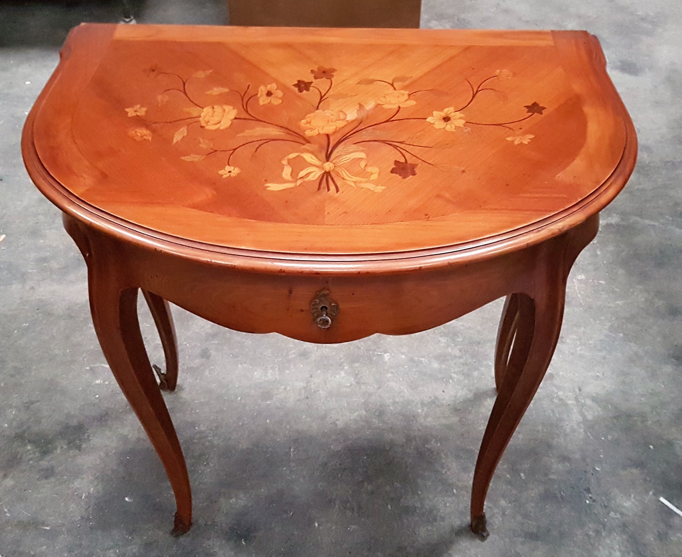 former Table hairdresser console marquetry