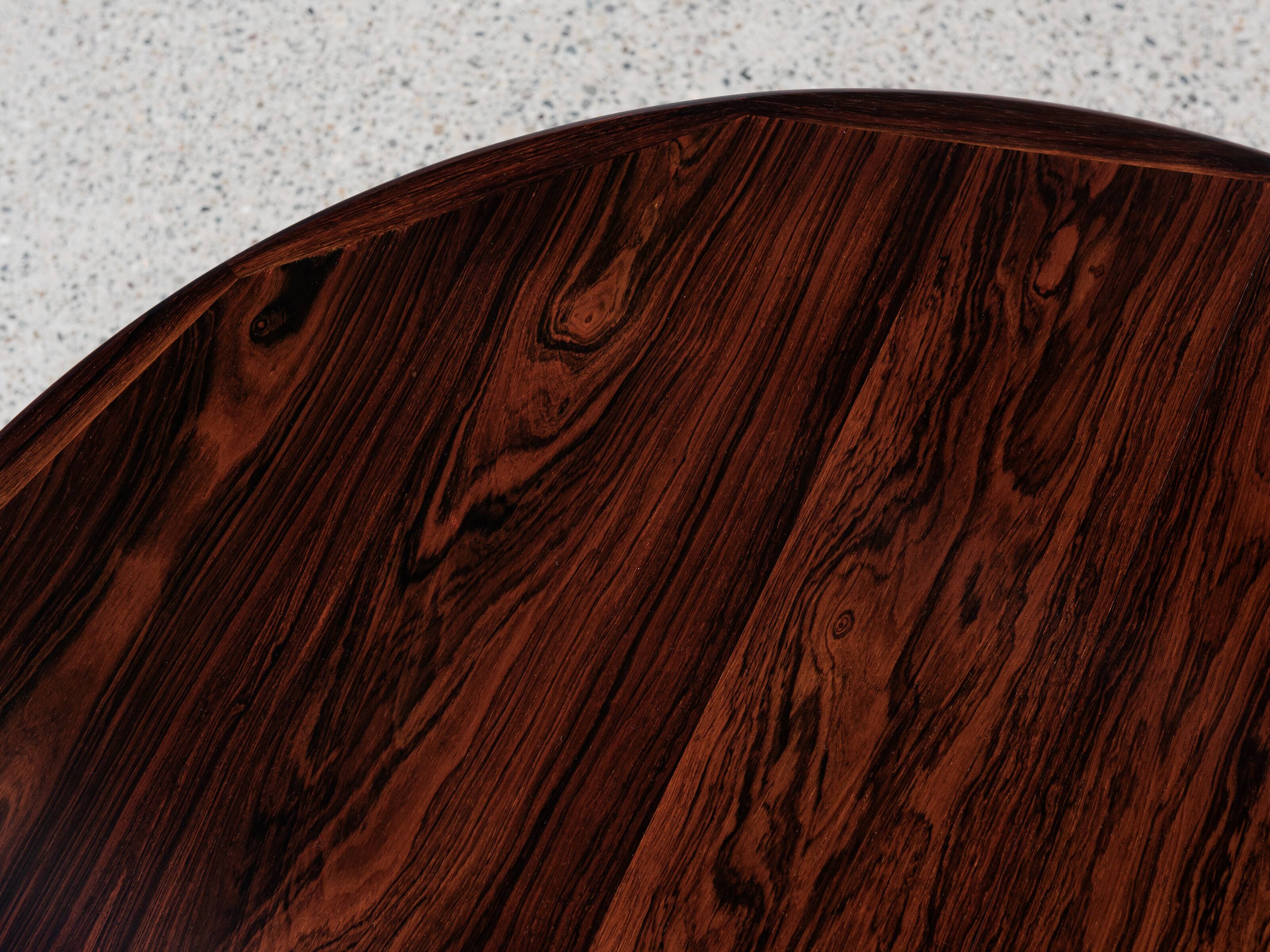 Midcentury Danish extendable round dining table in rosewood by VV Møbler 1960s
