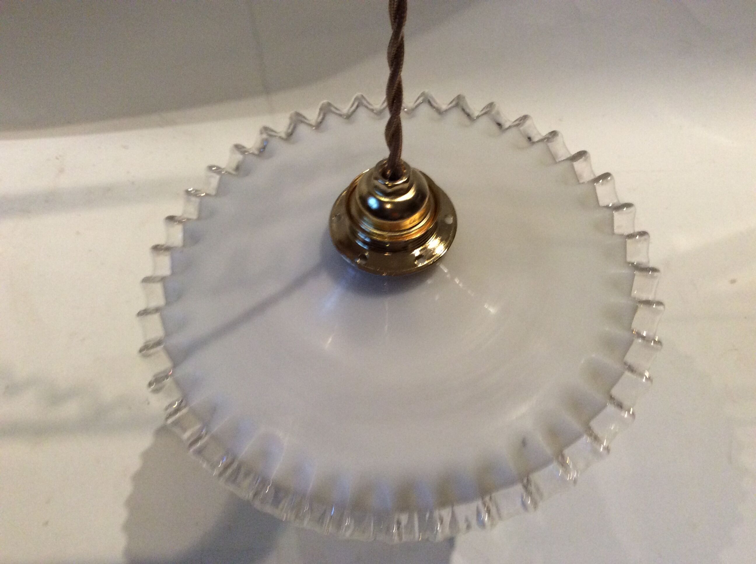 Vintage opaline suspension