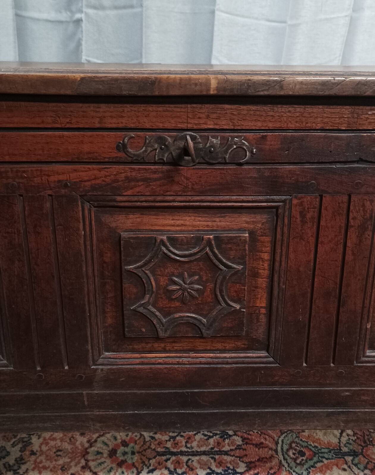 Louis XIV oak chest from the 19th century.