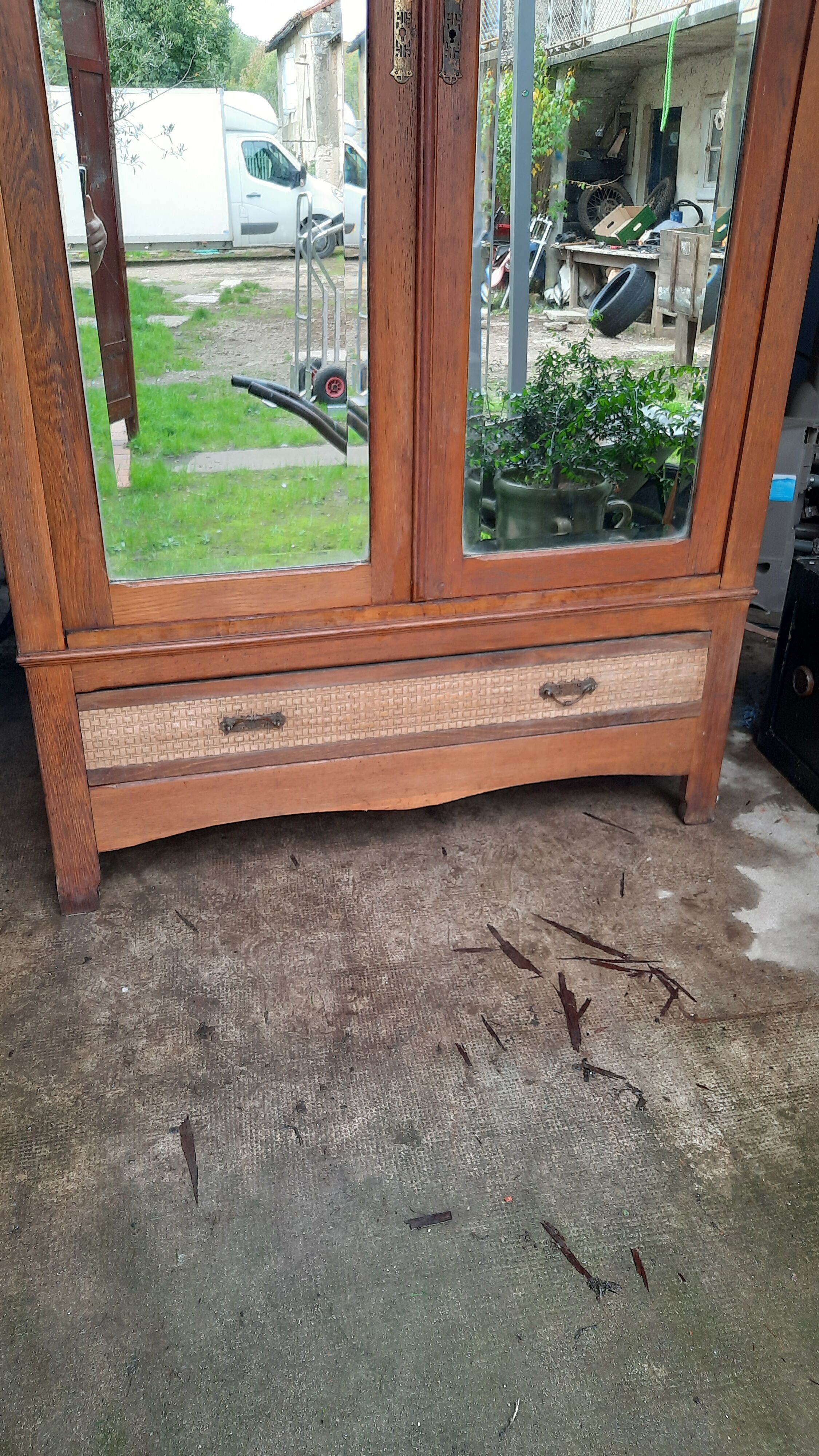 Armoire parisienne